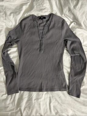 NWOT 7 for all mankind Long Sleeve Clip V-Neck Top